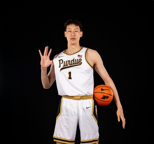 开云体育下载入口-耐克篮球峰会：郇斯楠首发0分2板1断 世界队加时惜败美国队